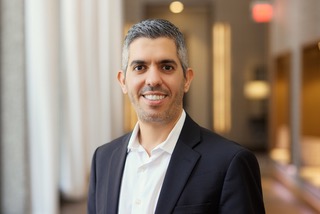 Izhak Headshot 2024 Large